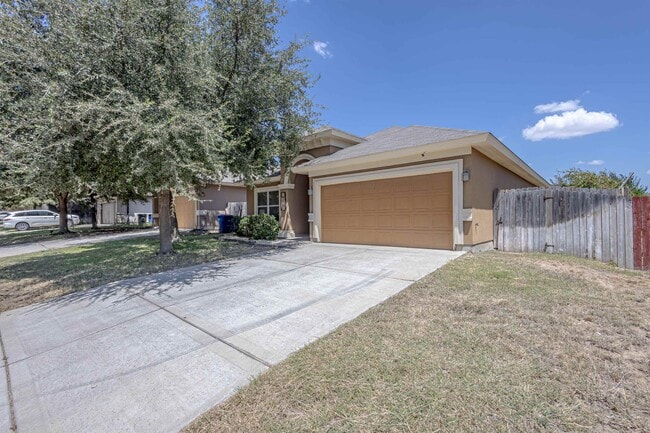 Building Photo - 618 Crackle Grove Dr