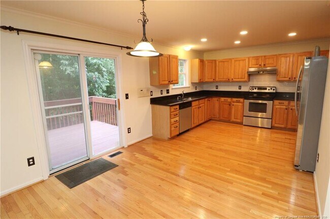 Building Photo - 2114 Frissell Ave