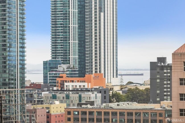Building Photo - 690 Market St