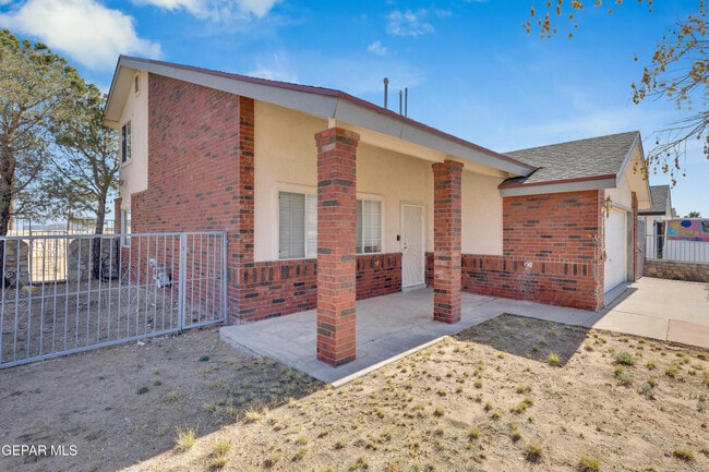 Building Photo - 11330 Loma Del Sol Dr