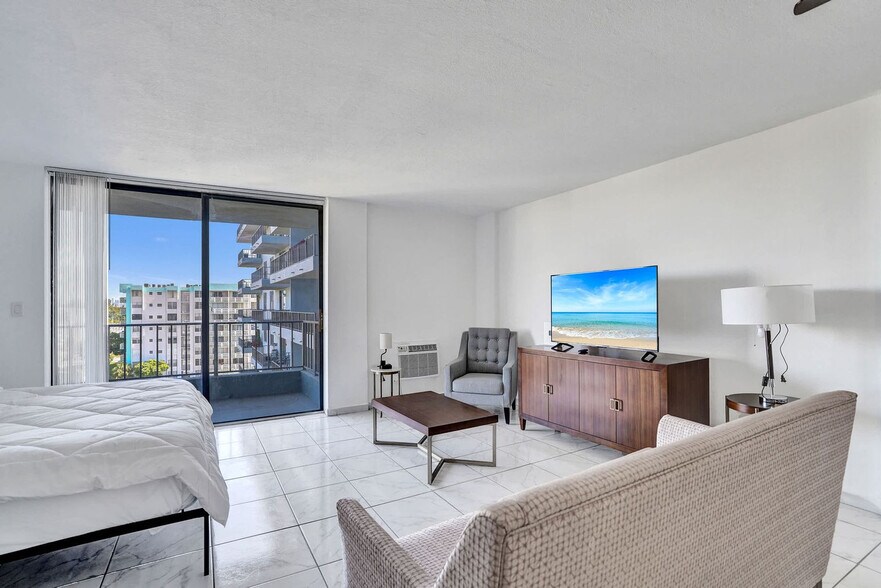 Building Photo - 777 NW 155th Ln