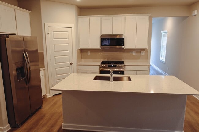 Building Photo - 8583 Blueberry Ash St
