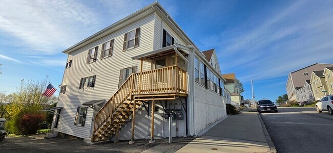 Building Photo - 41 Orient St