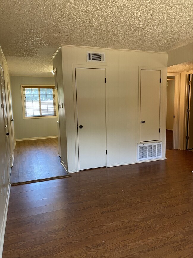 Building Photo - The Homestead 220