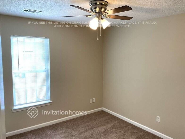 Building Photo - 4072 Olde Glen Cove