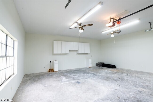 Building Photo - 15200 Sweetwater Ct