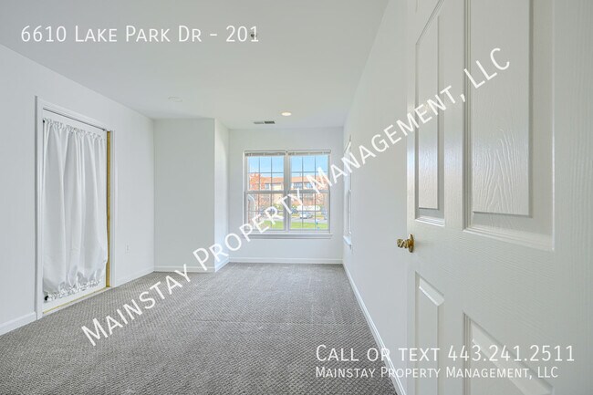 Building Photo - 6610 Lake Park Dr