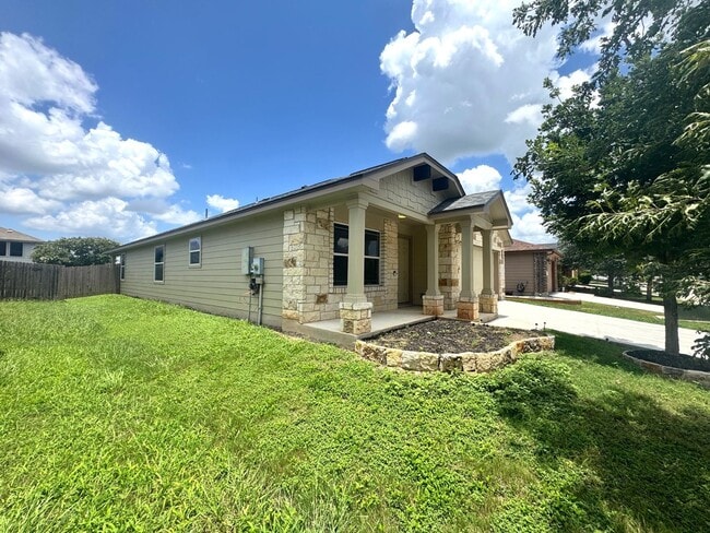 Building Photo - Ready for Move-In! Spacious 4-Bed, 2-Bath ...