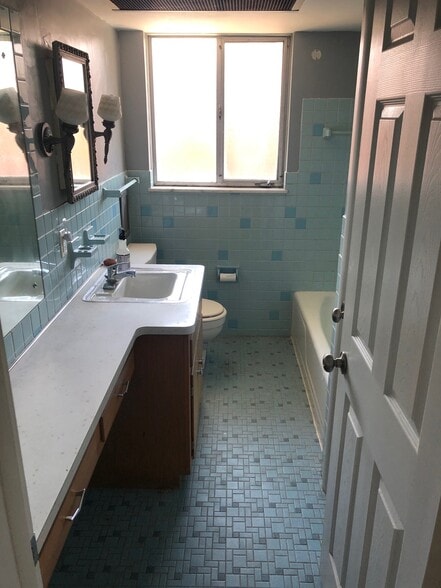 Building Photo - 3442 Warren Rd