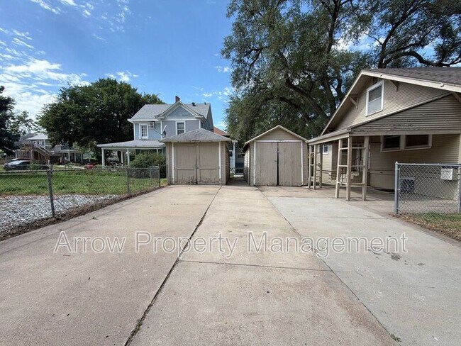 Building Photo - 415 N 32nd St