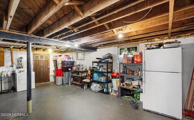 Building Photo - 585 Bamford Ave