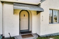 Building Photo - Spacious 4 Bed/ 3.5 Bath Home in Madison w Detached Office and Full Bath, 2 Car Garage, 1/2 acres...