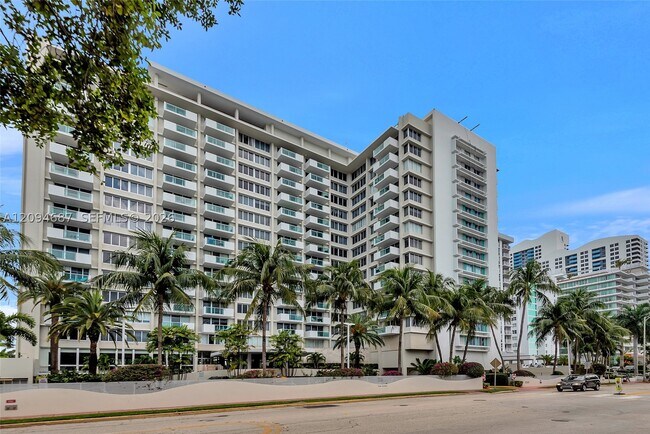 Building Photo - 1200 West Dr