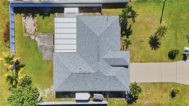 Building Photo - 4421 SW 14th Pl