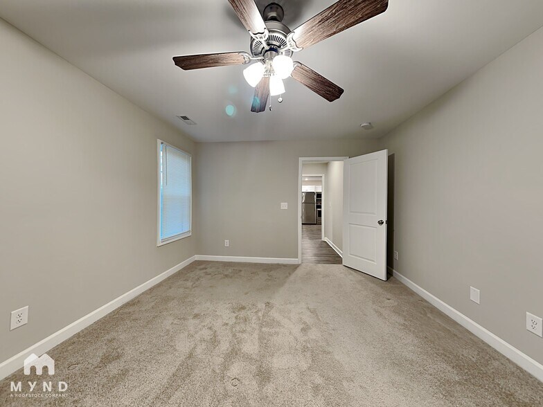 Building Photo - 782 Skyland Dr