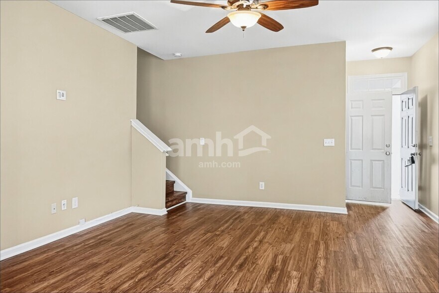 Building Photo - 148 Bellfare Dr