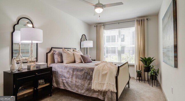 Building Photo - 2250 Oak Rd SW