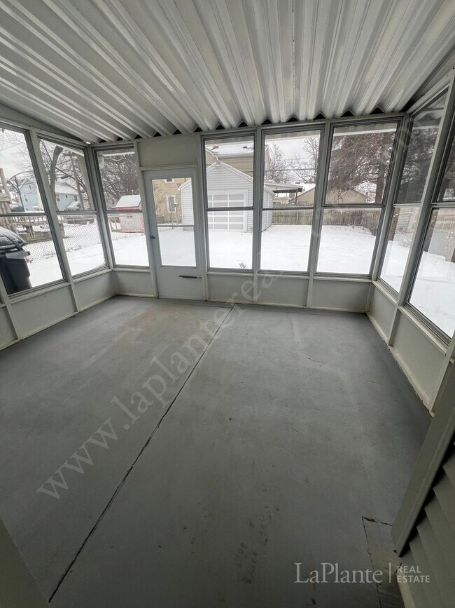 Building Photo - Move-in Ready 3 Bedroom Home for Rent