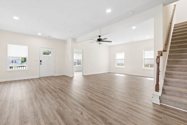 Building Photo - 317 Cottonwood Ave