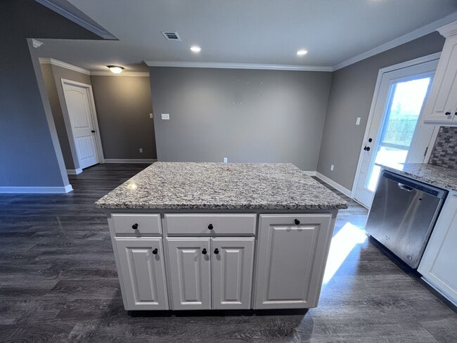 Building Photo - 13 Kelby Ct