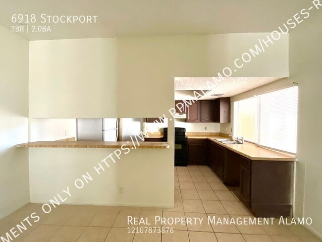 Building Photo - 6918 Stockport-