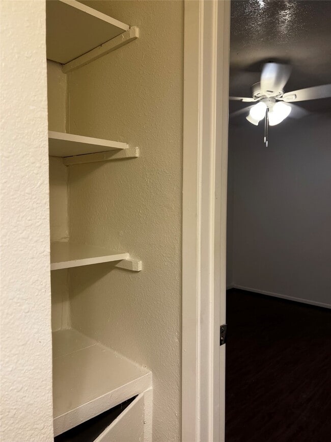 Building Photo - 1014 E 23rd St