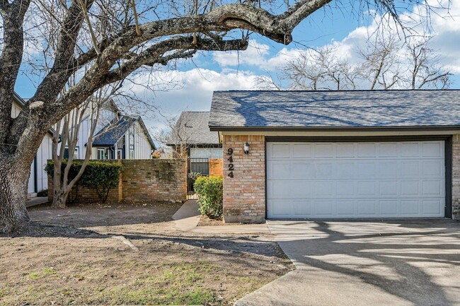 Building Photo - 9424 Singing Quail Dr