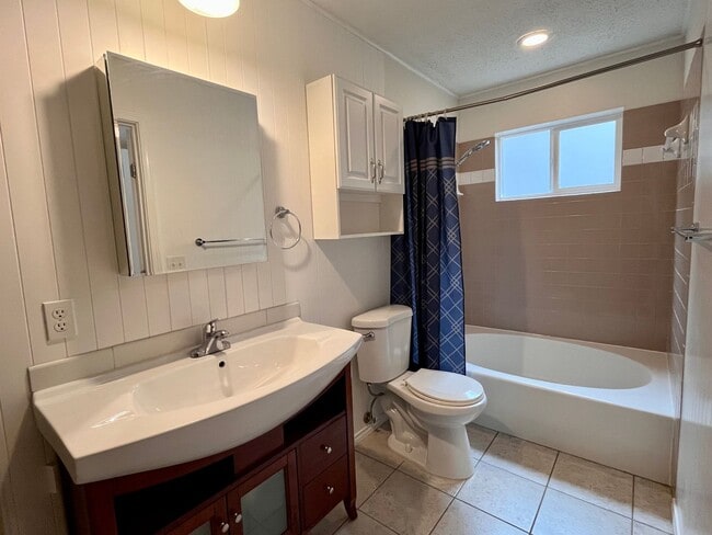 Building Photo - 6223 Avery Island Ave