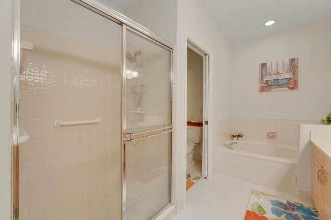 Building Photo - 7136 Ashford Ln