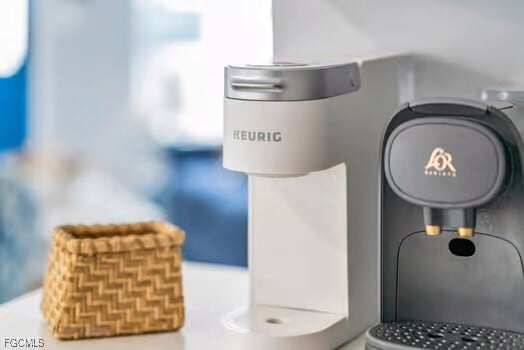 Building Photo - 70 Emily Ln