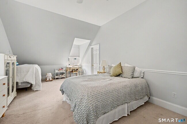 Building Photo - 1 Silvermine Rdg