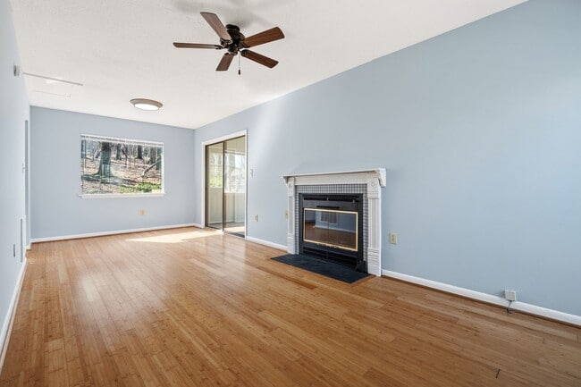 Building Photo - Peaceful on Poplar