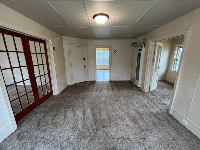 Building Photo - 714 Jackson St