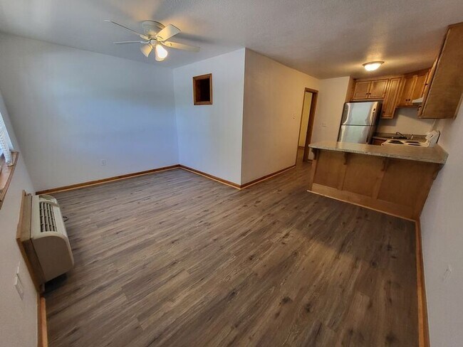 Building Photo - 1405 Neil Ln