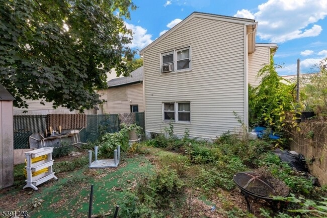 Building Photo - 68 Belmont Ave