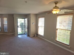 Building Photo - 2346 Hazelwood Ct