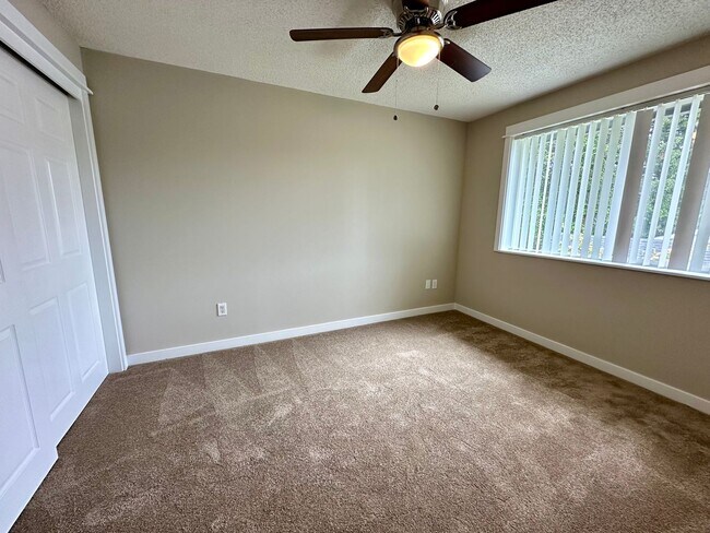 Building Photo - LF1460-B
