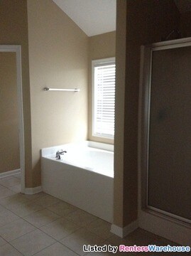 Building Photo - 2082 Wicker Wood Way
