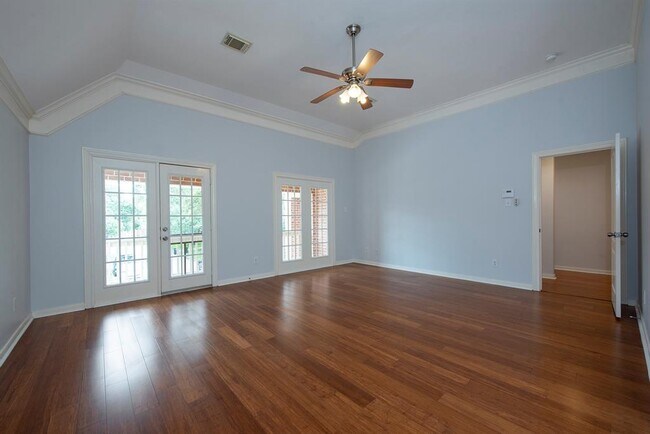Building Photo - 3238 Enclave Ln