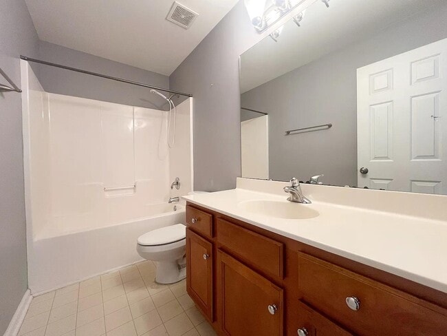 Building Photo - 703 Kingsmoor Dr