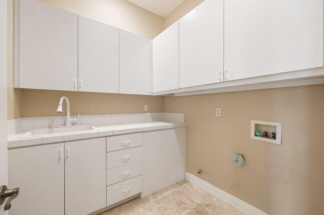 Building Photo - 49460 Rancho San Francisquito