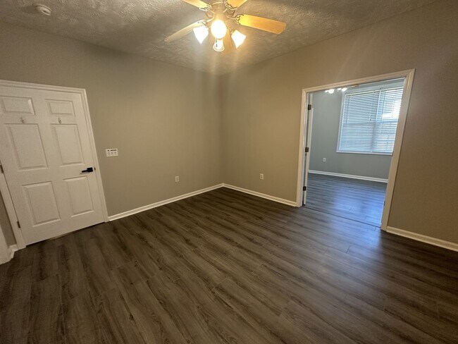 Building Photo - 4020-104 Bardstown Court