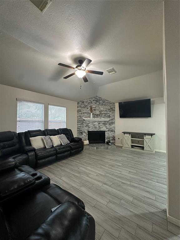 Building Photo - 17246 Cricketbriar Ct