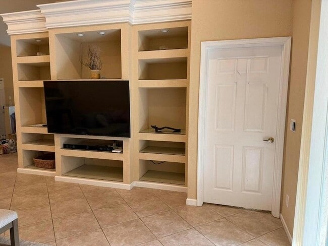 Building Photo - 328 W Coral Trace Cir