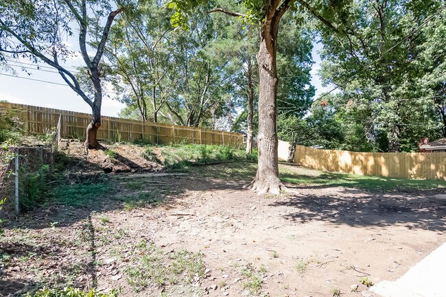 Building Photo - 3707 Clearbrook St