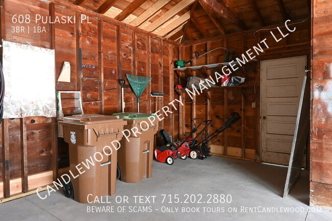 Building Photo - Pet Friendly 3 Bedroom Single Family Home ...