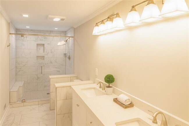 Building Photo - 3250 Indian Hills Dr