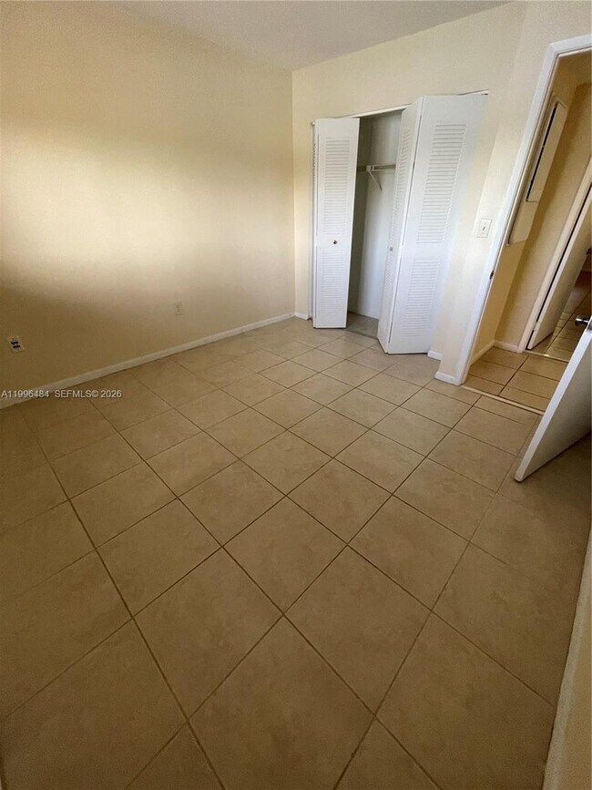 Building Photo - 14902 SW 82nd Ln