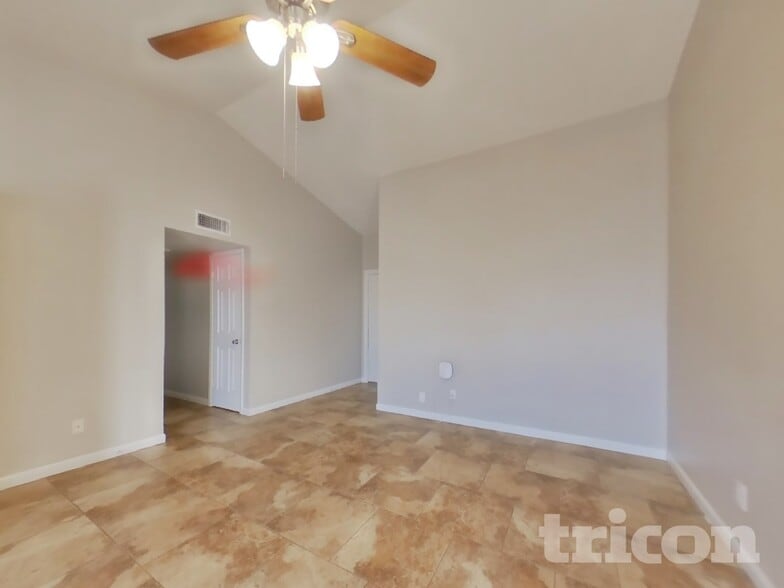 Building Photo - 6926 W Cameron Dr