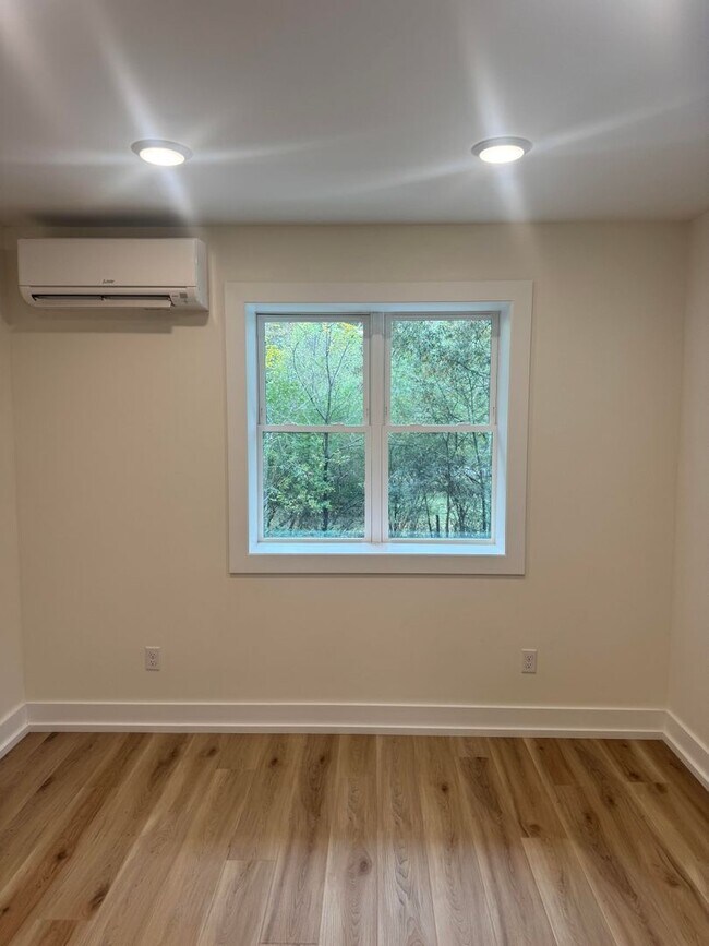 Building Photo - 2113 W Madison Ave